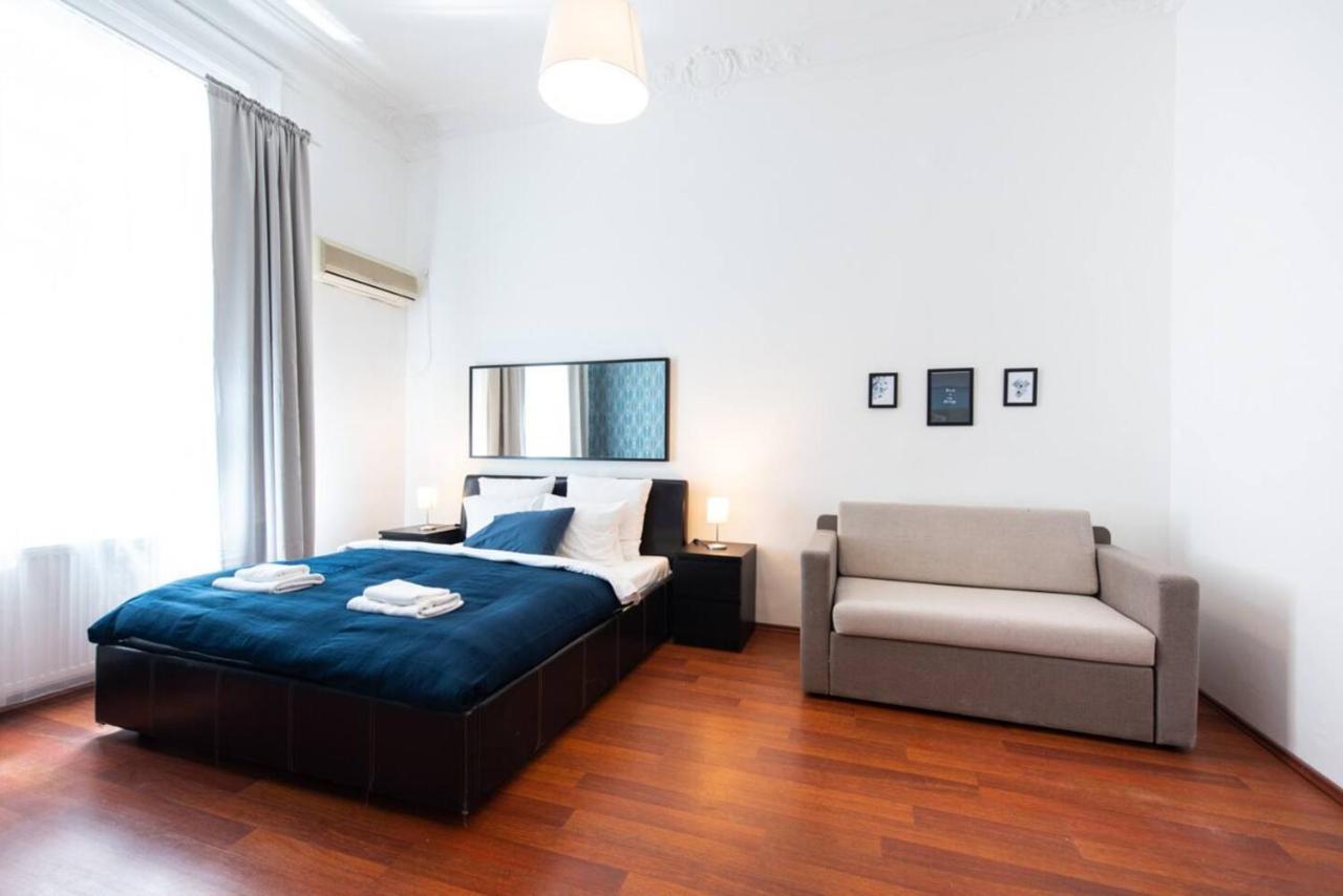 Very Central Convenient Large Ac Place Budapest Exterior photo