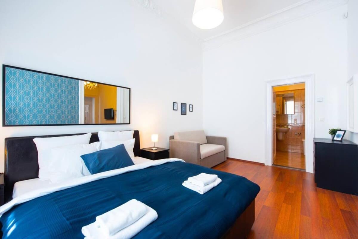 Very Central Convenient Large Ac Place Budapest Exterior photo