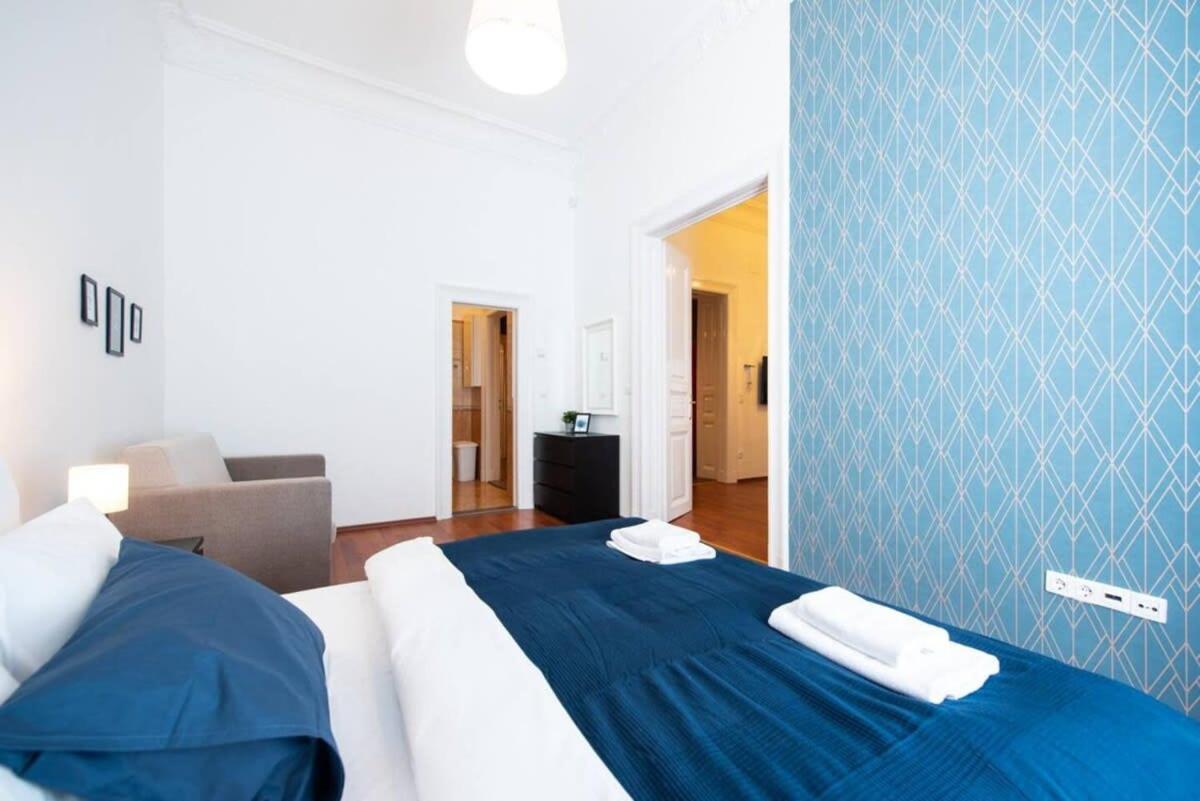 Very Central Convenient Large Ac Place Budapest Exterior photo
